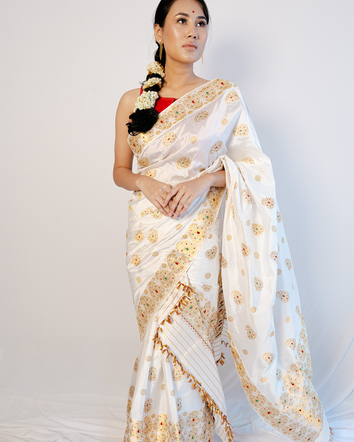 Amaroop Rich White Gold Paat Silk Wedding Mekhela Sador Sereki.in