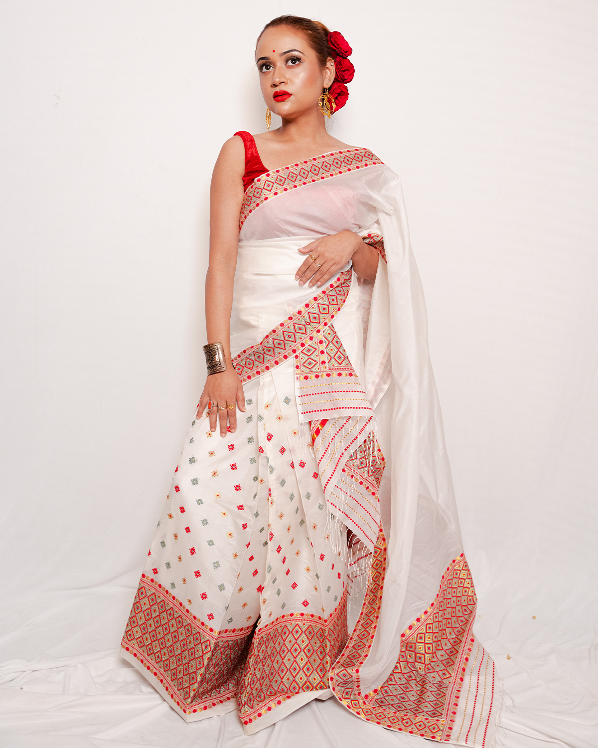 Sumukhi Pure White Red Kesa Paat Silk Mekhela Sador Sereki.in