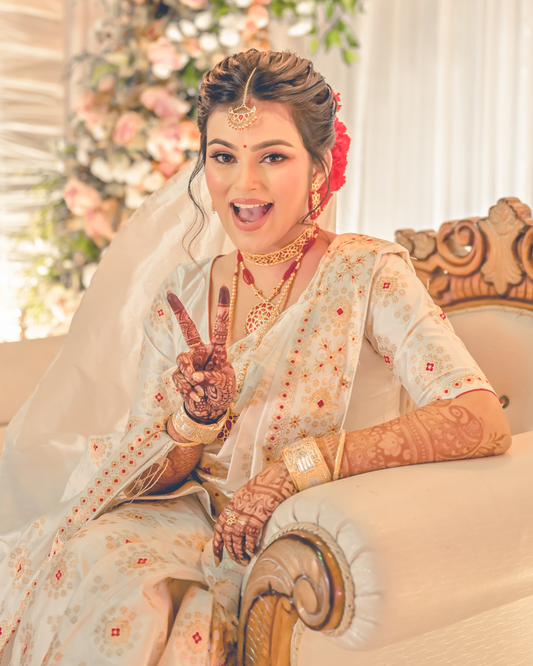 Lisa Biya Rich White-Gold Paat Silk Mekhela Sador