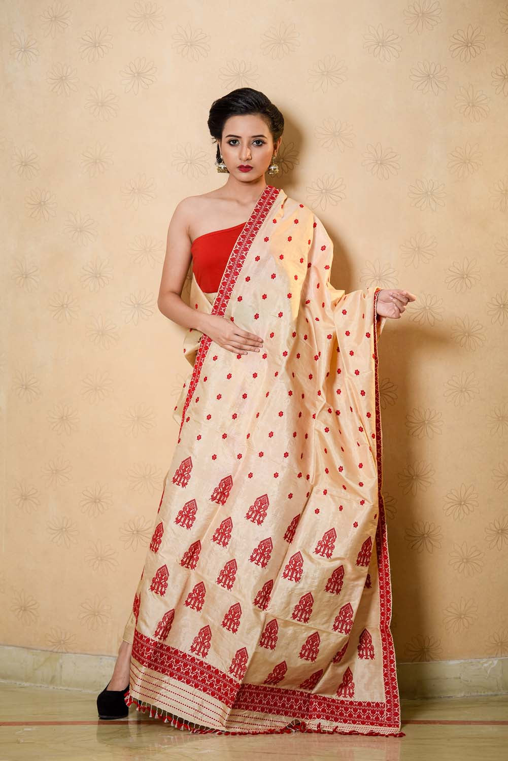 Saanchi Husky Brown-Red Paat Silk Mekhela Sador
