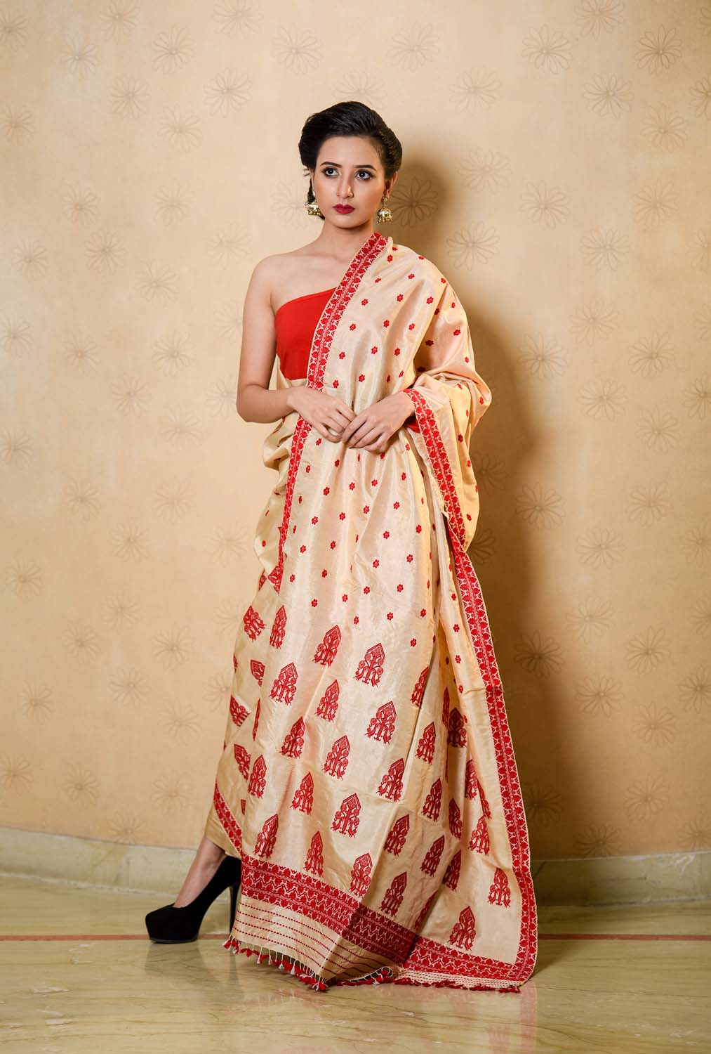 Saanchi Husky Brown-Red Paat Silk Mekhela Sador
