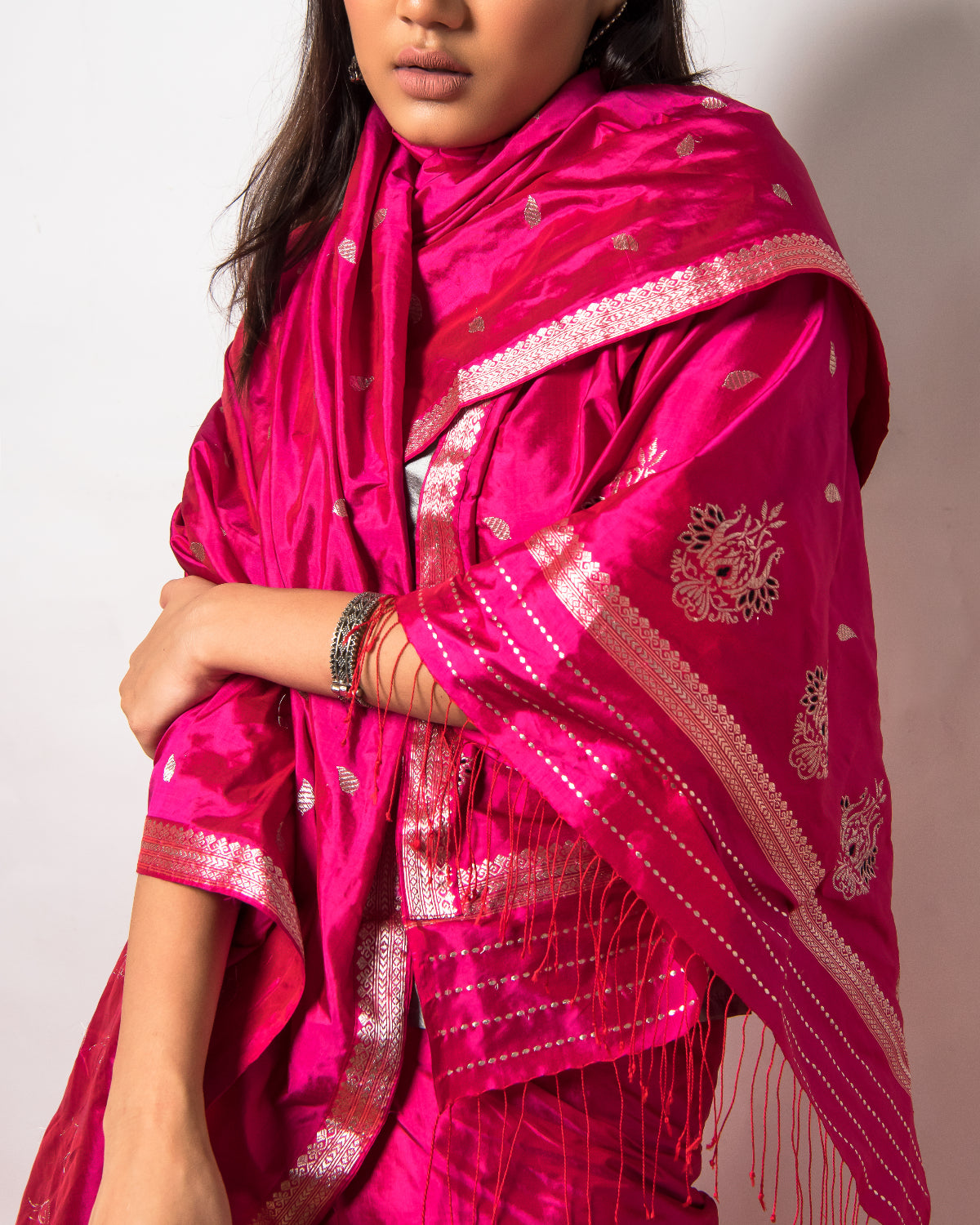 Kumkum Lush Pink-Silver Paat Silk Mekhela Sador