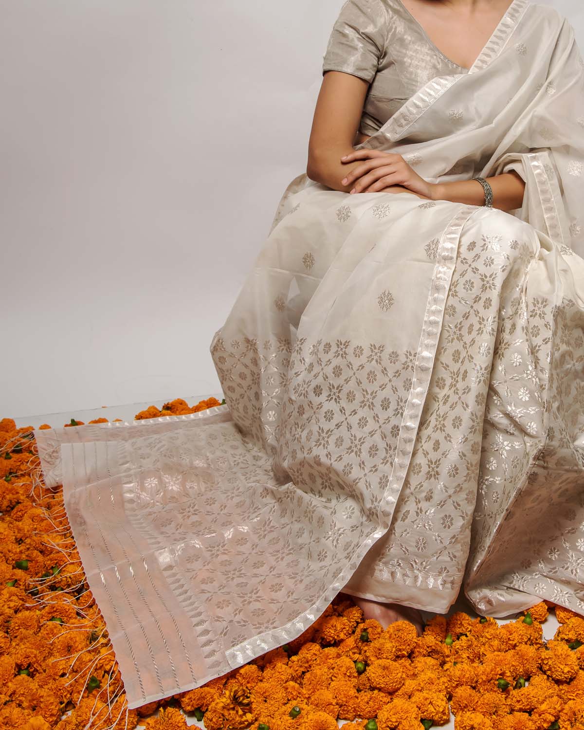 Apsara Silvery-White Kesa Paat Silk Mekhela Sador