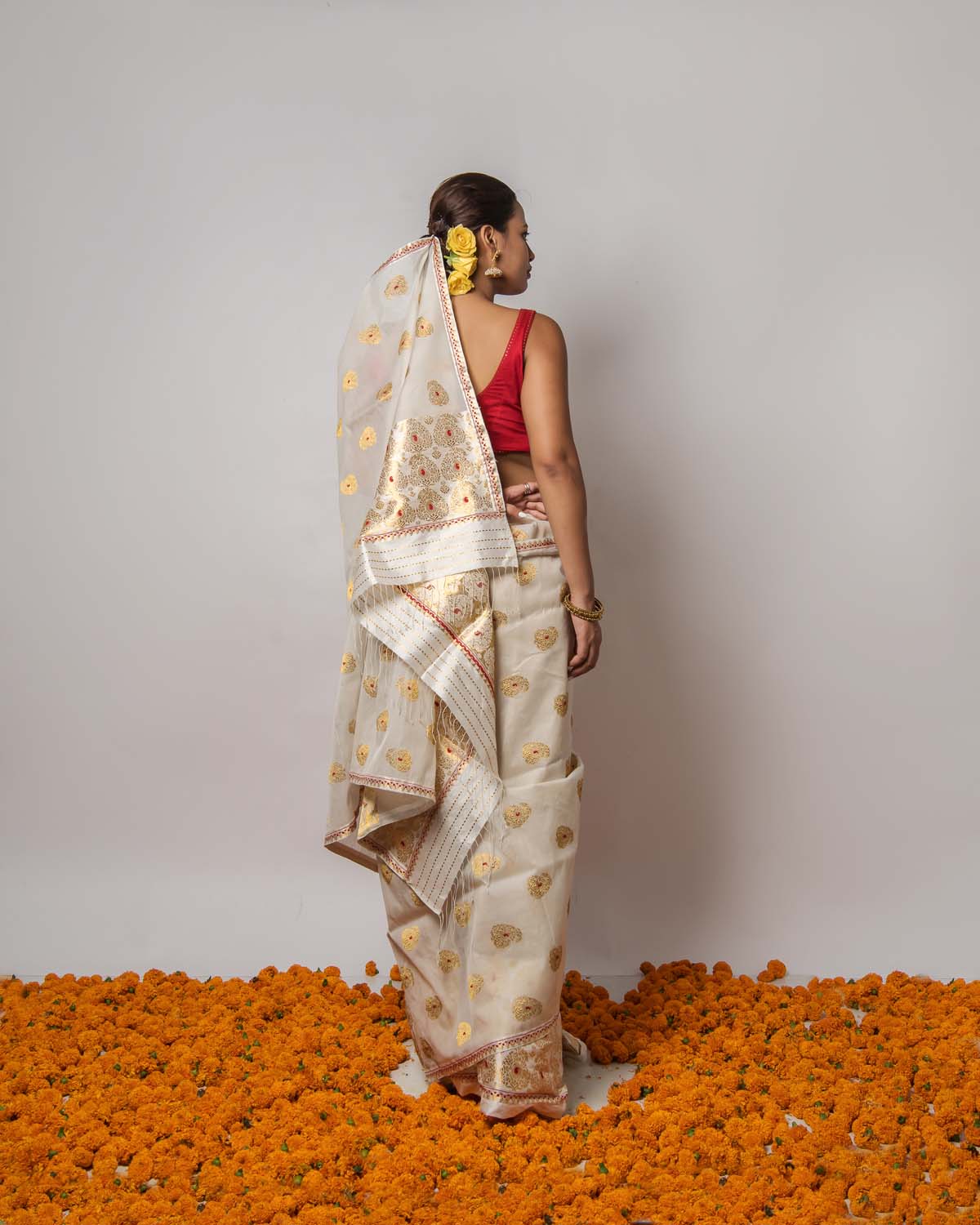 Pournami White-Golden Kesa Paat Mekhela Sador
