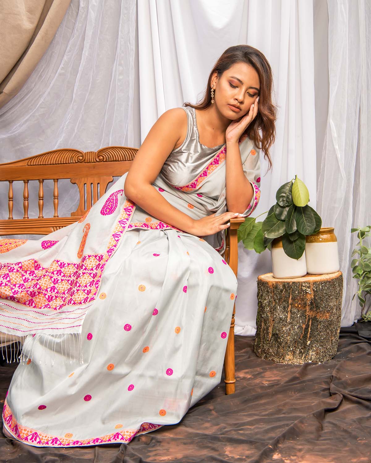 Ayana Silvery-Grey Kesa Paat Silk Saree