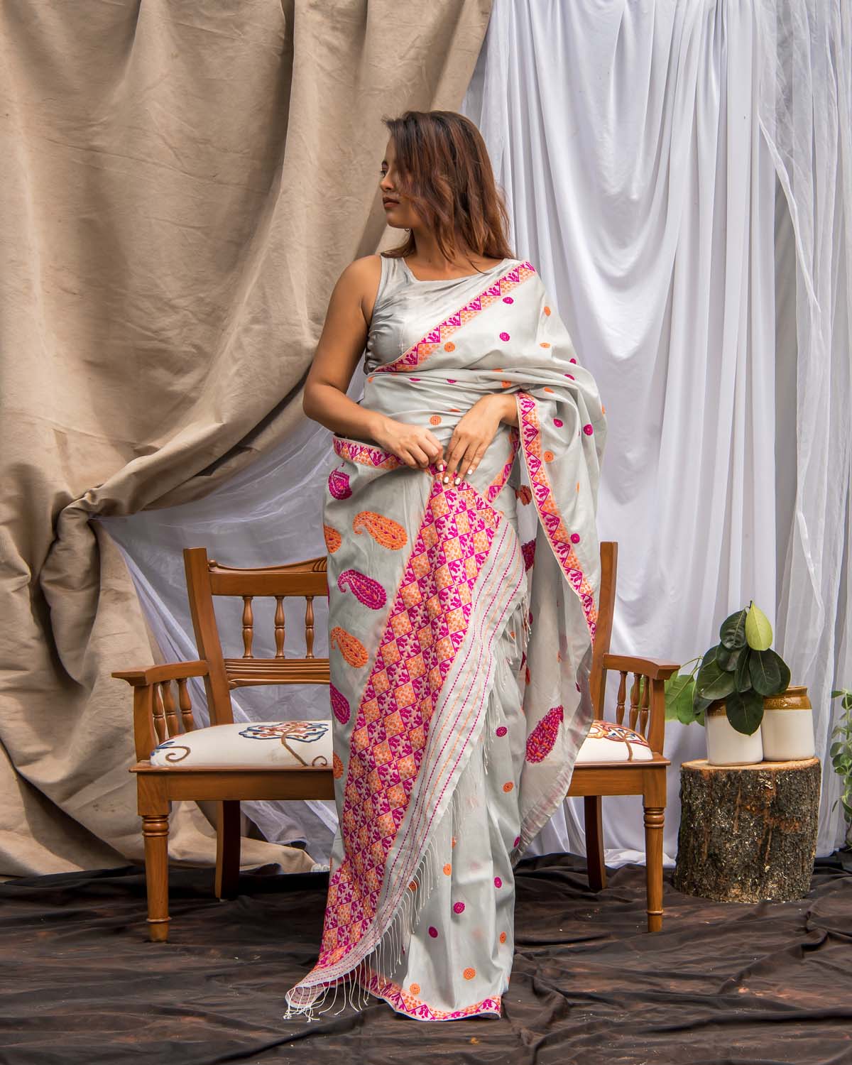 Ayana Silvery-Grey Kesa Paat Silk Saree