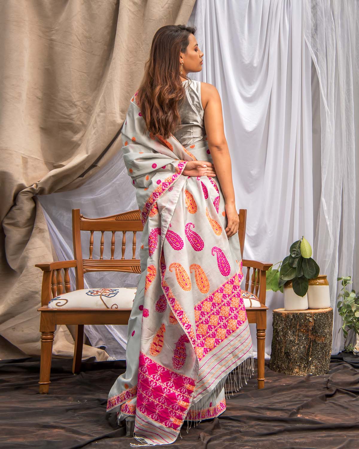 Ayana Silvery-Grey Kesa Paat Silk Saree