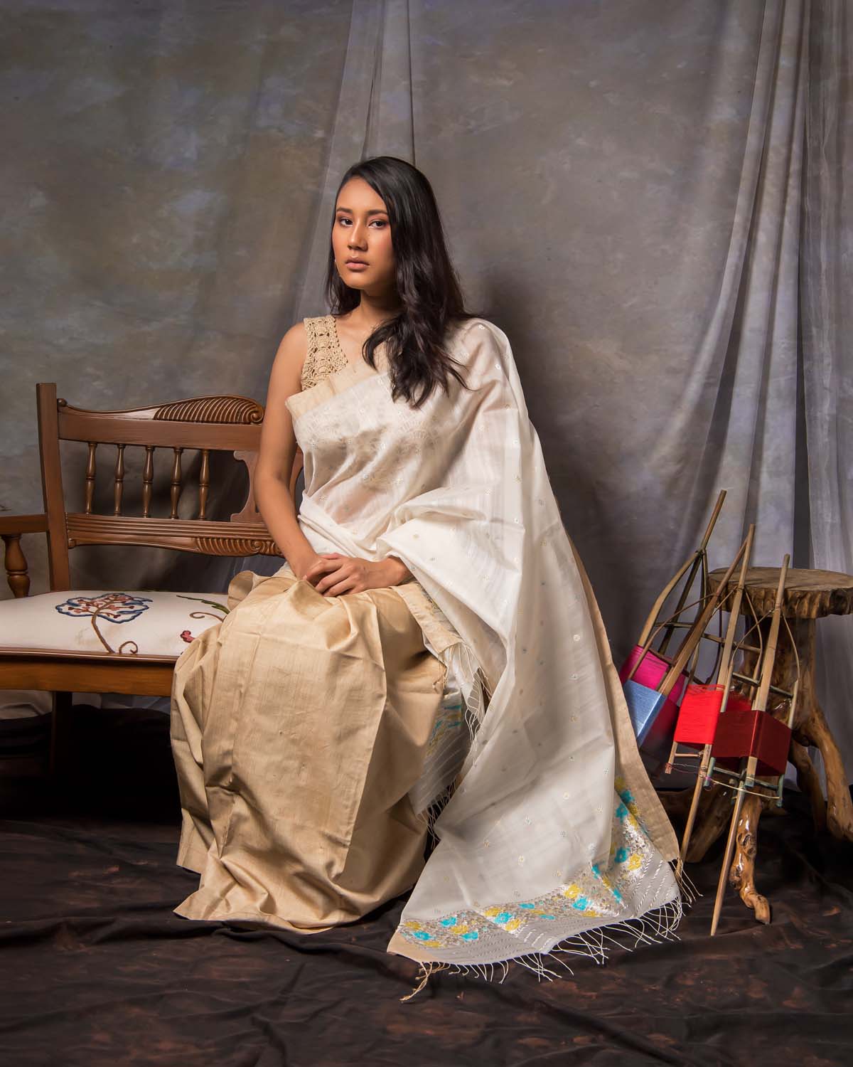 Anika White-Brown Kesa Paat Silk Sador