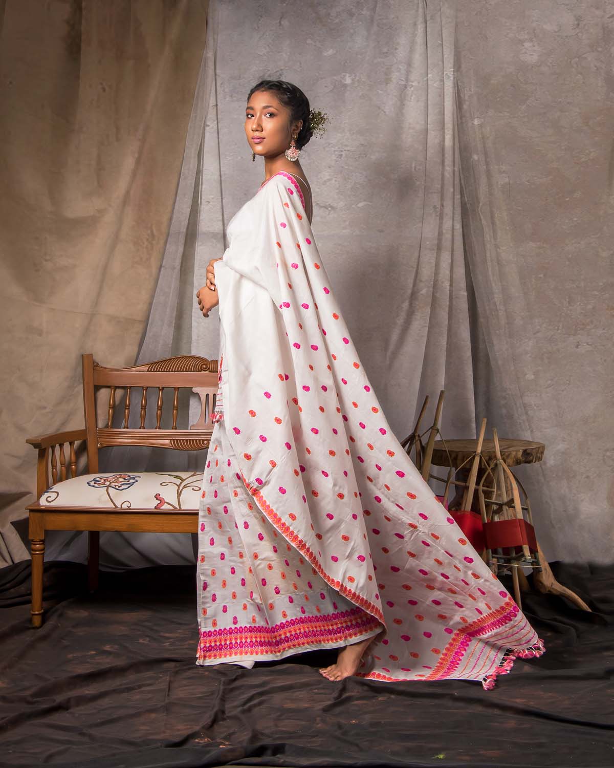 Padam White-Pink Kesa Paat Silk Mekhela Sador