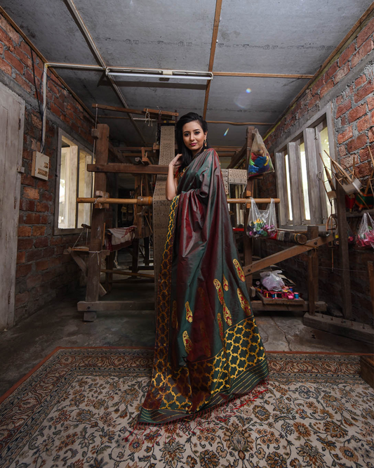 Sarangi Green and Maroon Dual Tone Paat Silk Mekhela Sador