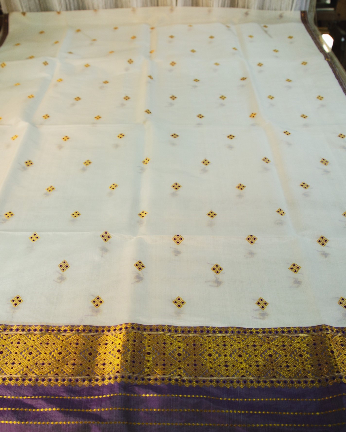 Kuwori White-Purple Kesa Paat Mekhela Sador