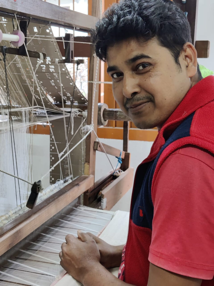 Nareshwar, weaver at Sereki