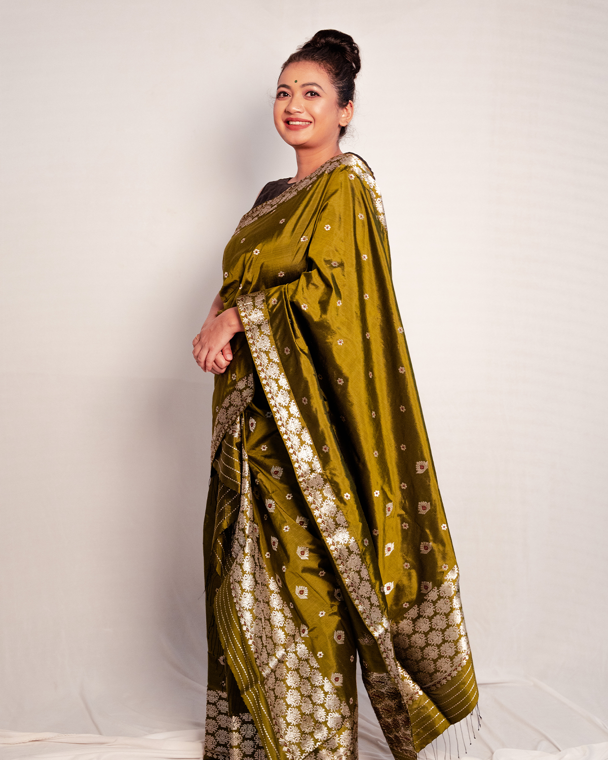 Urvi Olive Green Paat Silk Mekhela Sador
