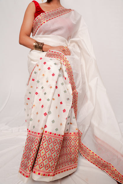 Sumukhi Pure White-Red Kesa Paat Silk Mekhela Sador