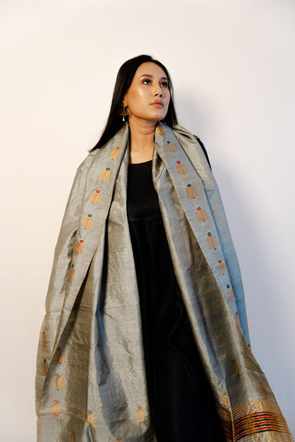 Soha Gray-Gold Kesa Paat Silk Sador