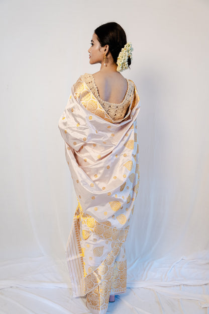Tripurasundari Pearl White- Gold Paat Silk Mekhela Sador