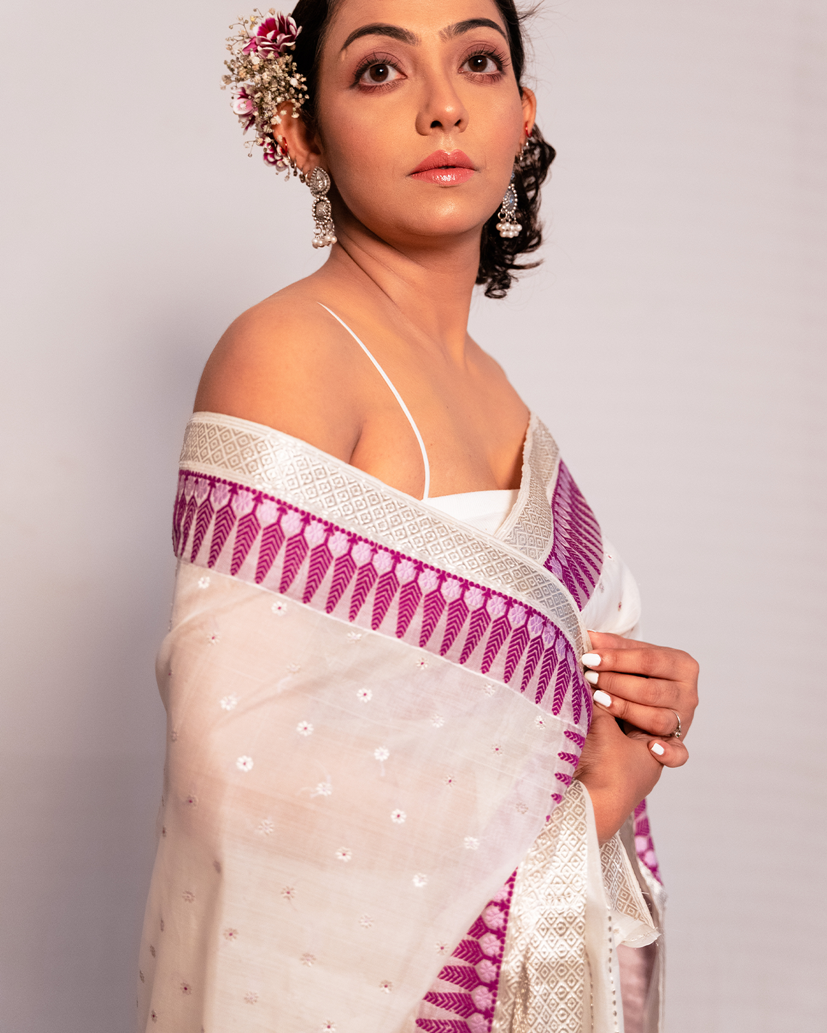 Chandra Silvery White Kesa Paat Silk Saree