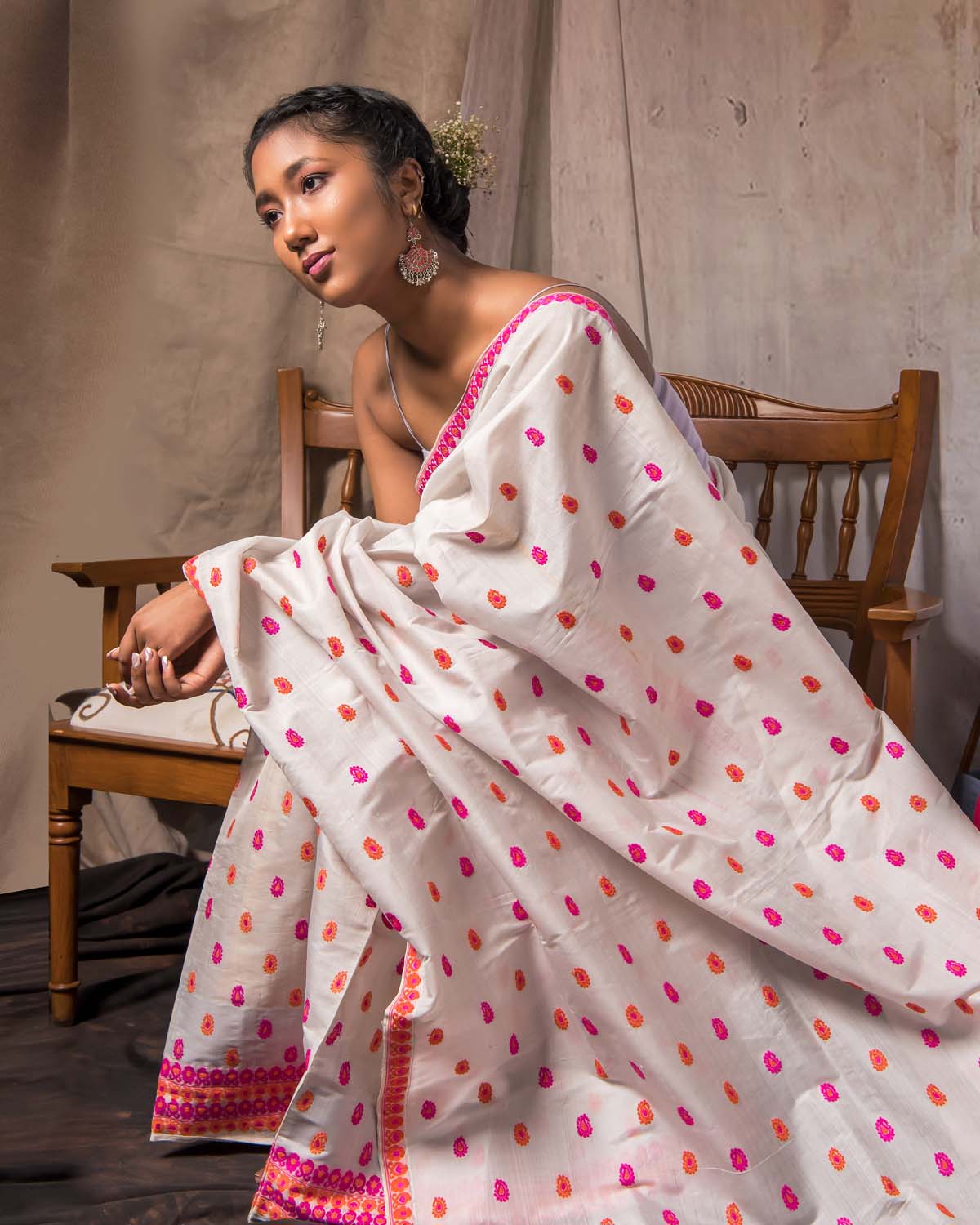 Padam White-Pink Kesa Paat Silk Mekhela Sador