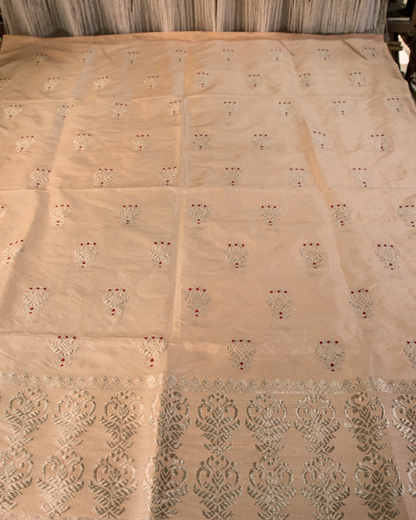 Aita Peech-Silver Paat Silk Mekhela Sador